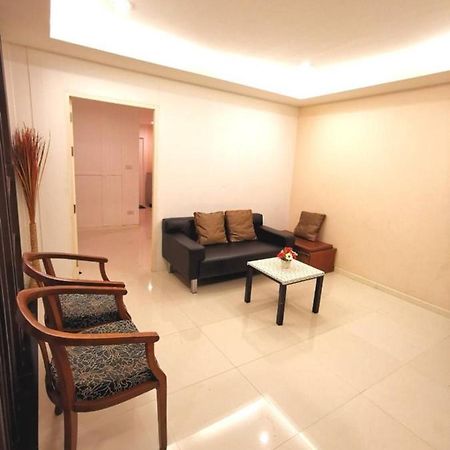 Pon House Hotell Chalong Eksteriør bilde