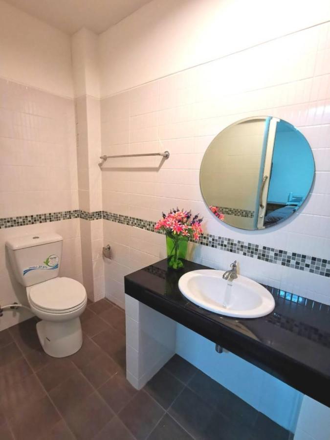 Pon House Hotell Chalong Eksteriør bilde