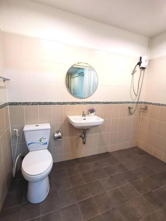 Pon House Hotell Chalong Eksteriør bilde